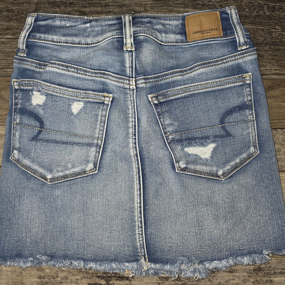 American Eagle Distressed‎ Light Blue Denim Mini Skirt - Women - Picture 2 of 3